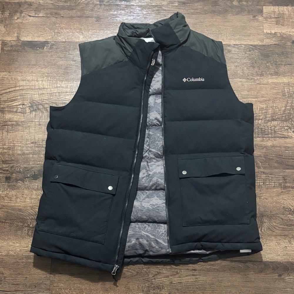 Columbia Men's Black and Gray Puffer Vest